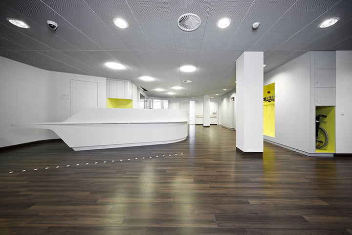 HI-MACS helath care gesundheitswesen klinik altenheim empfangstheke