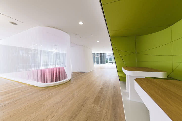 HI-MACS Ladenbau Ausstellung Kantine